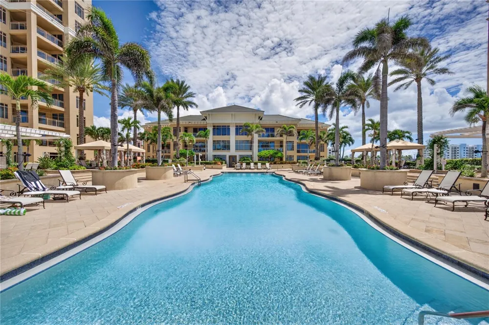 11 BAYMONT STREET #807 Clearwater, FL 33767