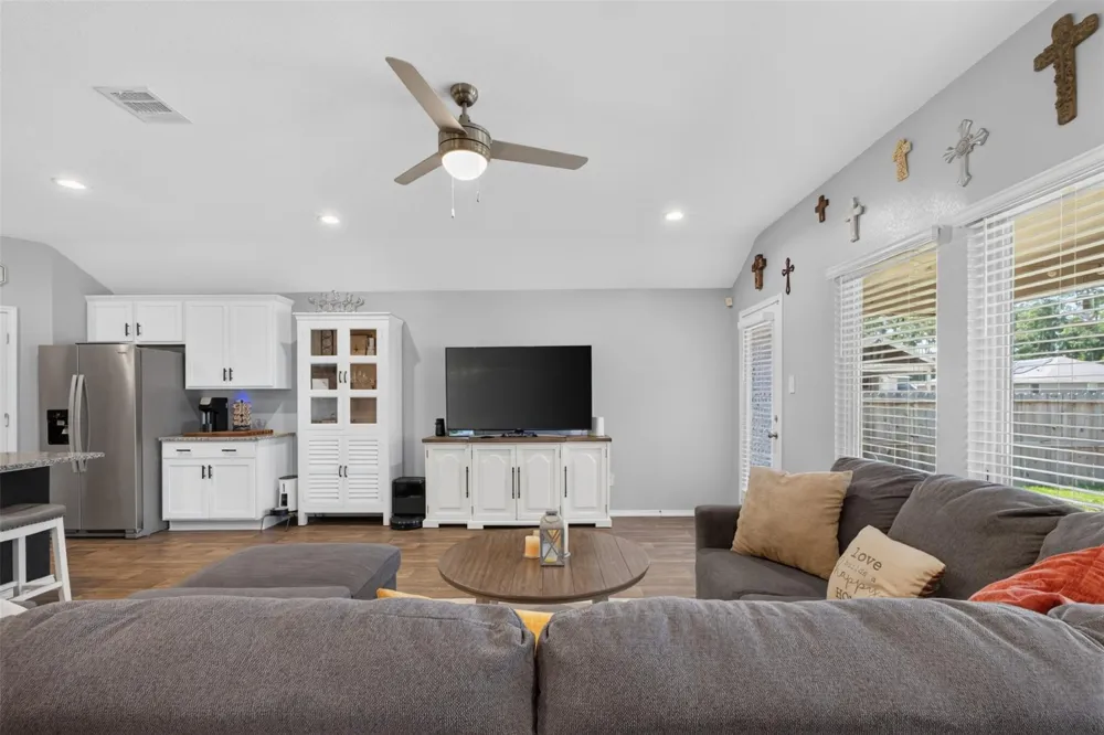 815 Republic Road New Caney, TX 77357