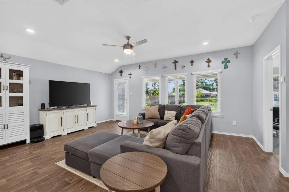815 Republic Road New Caney, TX 77357