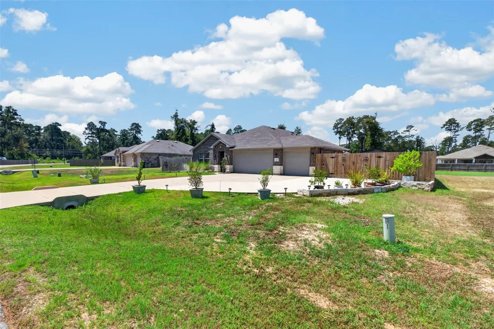 815 Republic Road New Caney, TX 77357