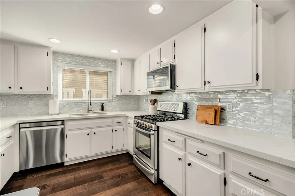 965 W Imperial Hwy #54 La Habra, CA 90631
