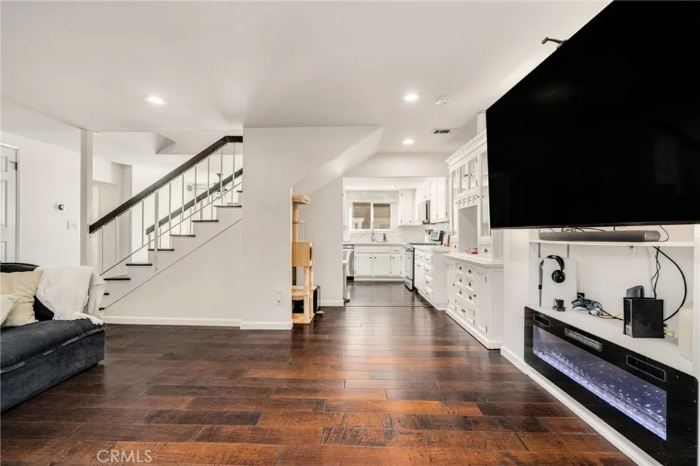 965 W Imperial Hwy #54 La Habra, CA 90631