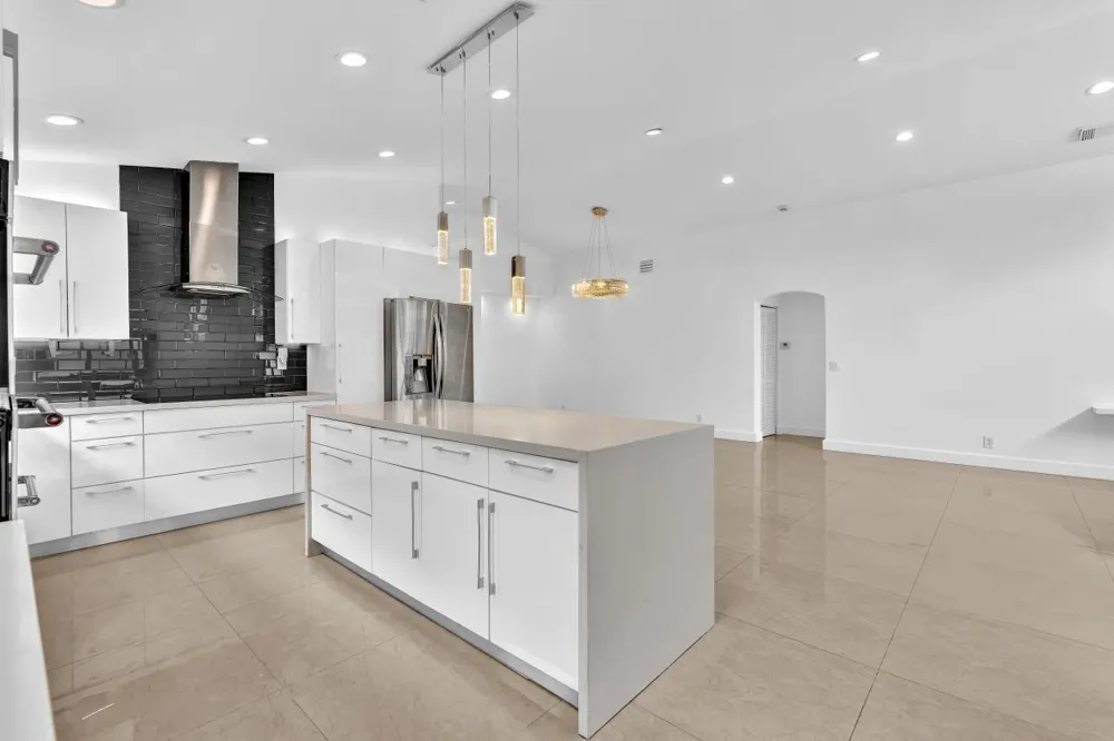 3307 SW 49TH Hollywood, FL 33312