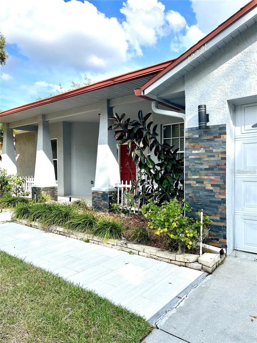 12221 ANNE KENIA DRIVE Thonotosassa, FL 33592
