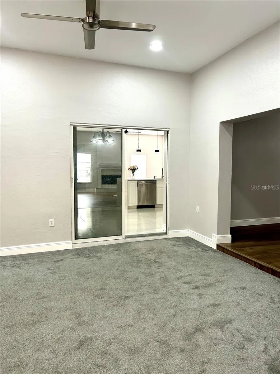 12221 ANNE KENIA DRIVE Thonotosassa, FL 33592