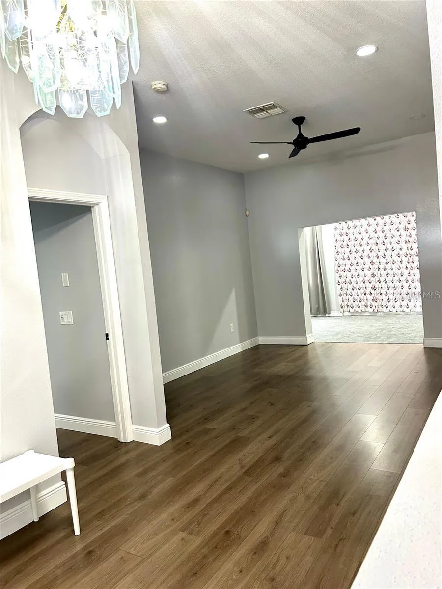 12221 ANNE KENIA DRIVE Thonotosassa, FL 33592