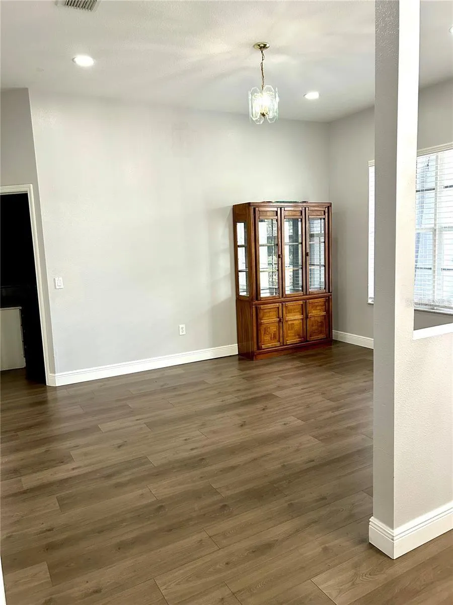 12221 ANNE KENIA DRIVE Thonotosassa, FL 33592