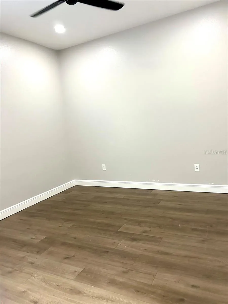 12221 ANNE KENIA DRIVE Thonotosassa, FL 33592