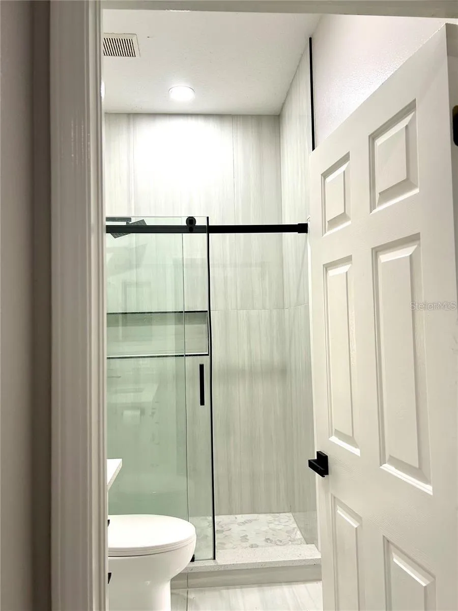 12221 ANNE KENIA DRIVE Thonotosassa, FL 33592