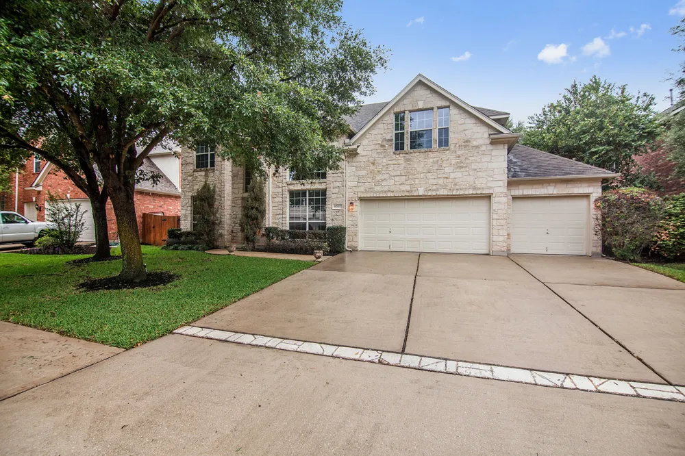 2412 Arbor Drive Round Rock, TX 78681