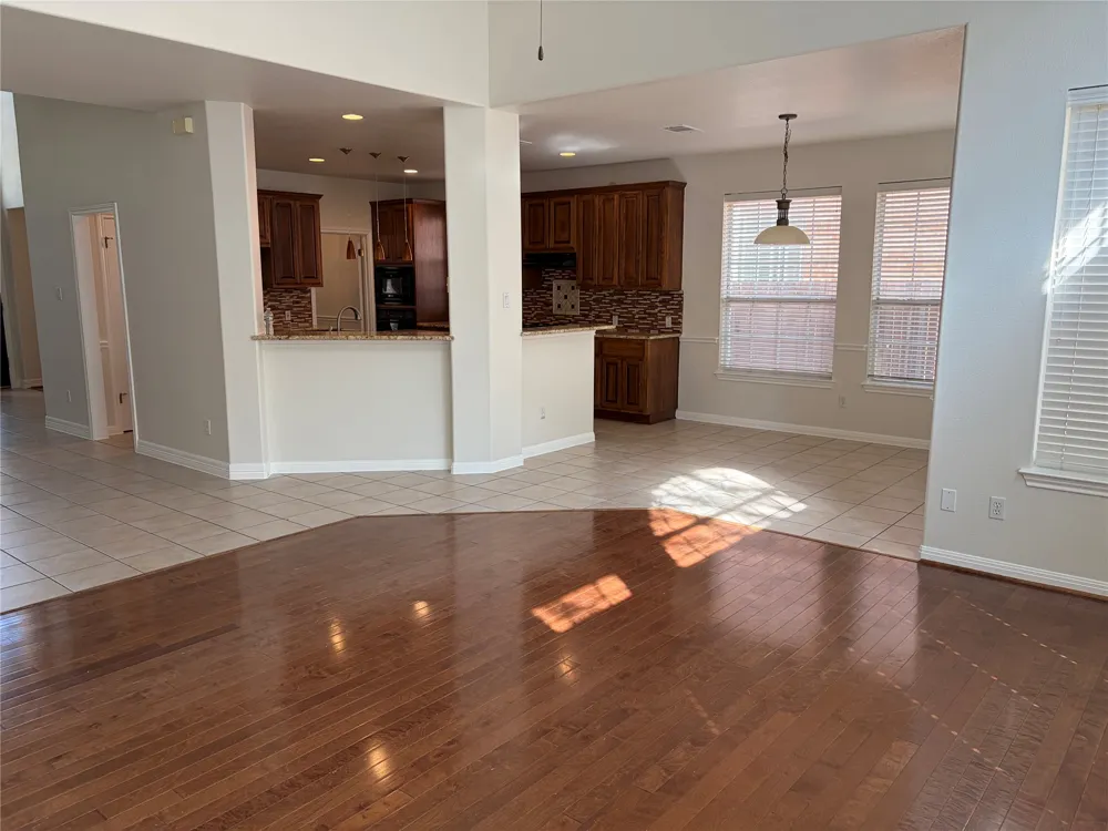 2412 Arbor Drive Round Rock, TX 78681
