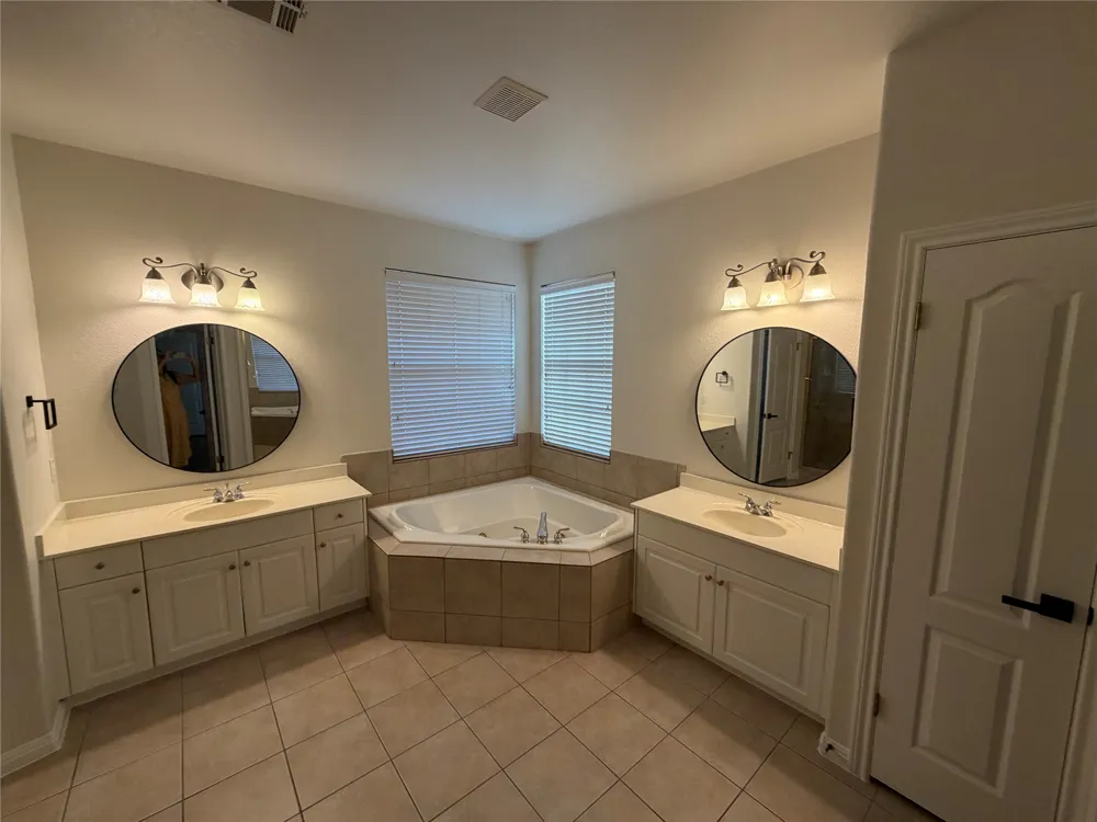 2412 Arbor Drive Round Rock, TX 78681