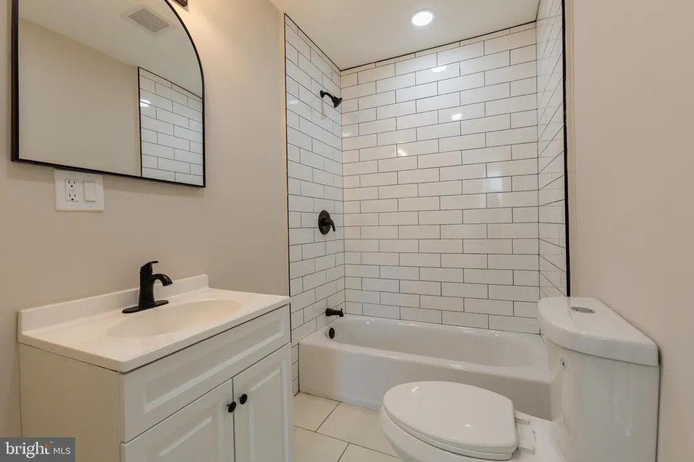 231 JACKSON STREET Trenton, NJ 08611