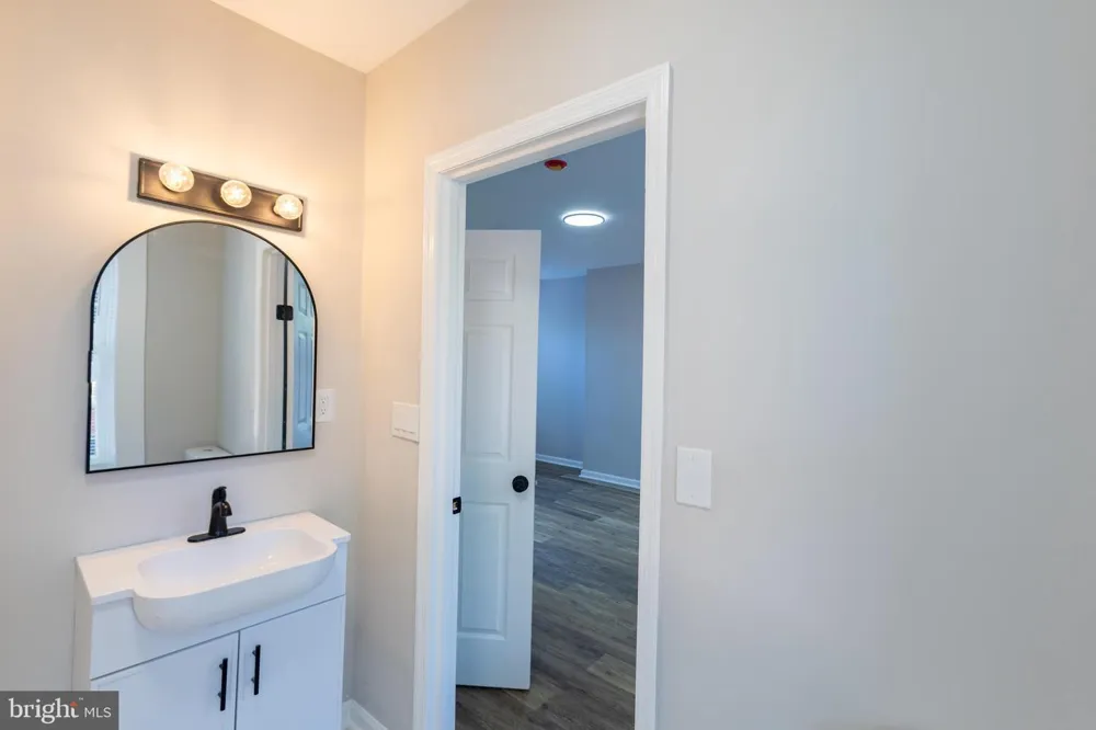 231 JACKSON STREET Trenton, NJ 08611