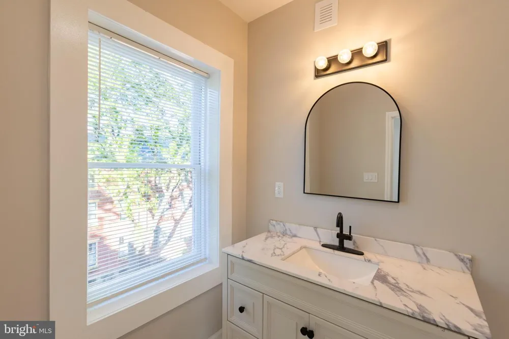 231 JACKSON STREET Trenton, NJ 08611