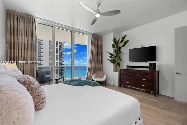 15901 Collins Ave #1502 Sunny Isles Beach, FL 33160