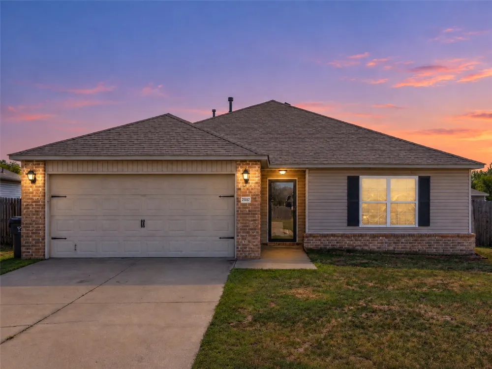 25057 S Roselake Drive Claremore, OK 74019