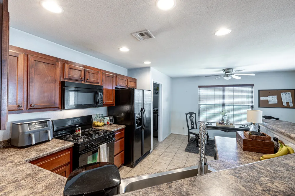 25057 S Roselake Drive Claremore, OK 74019