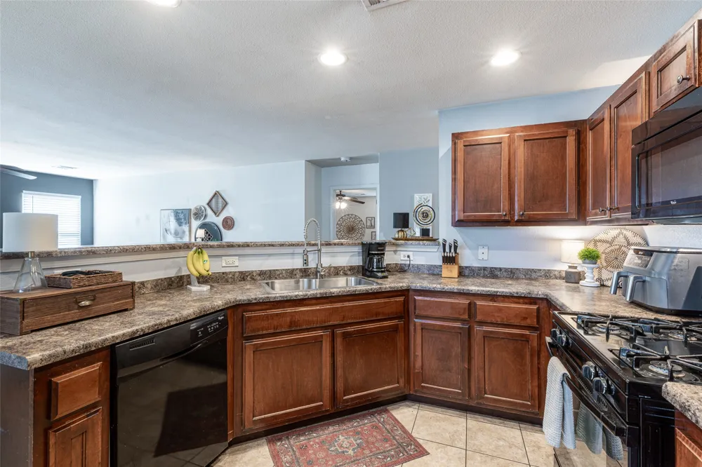 25057 S Roselake Drive Claremore, OK 74019