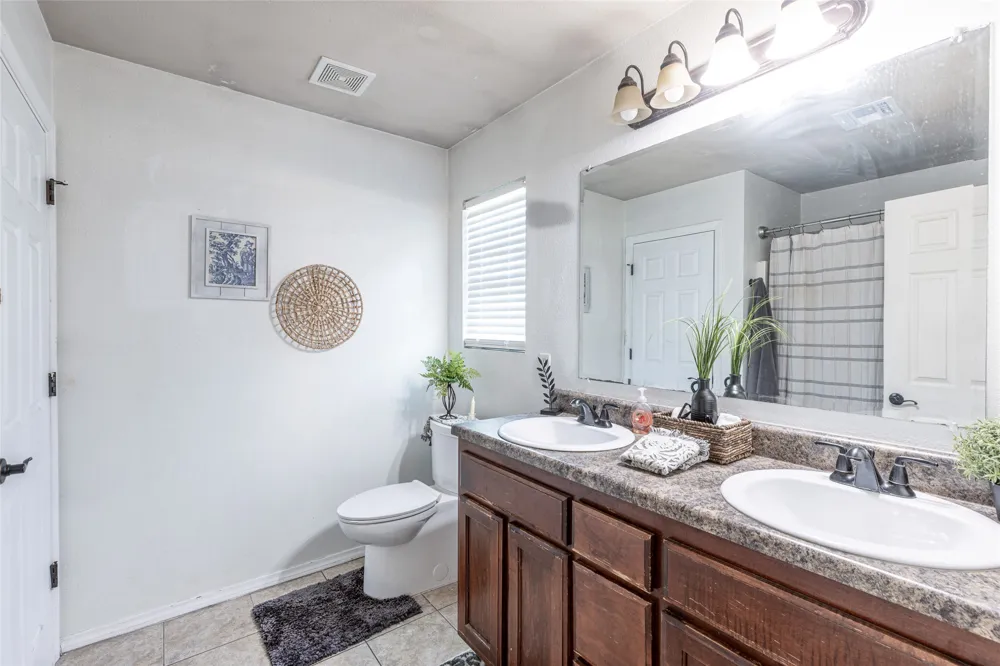 25057 S Roselake Drive Claremore, OK 74019