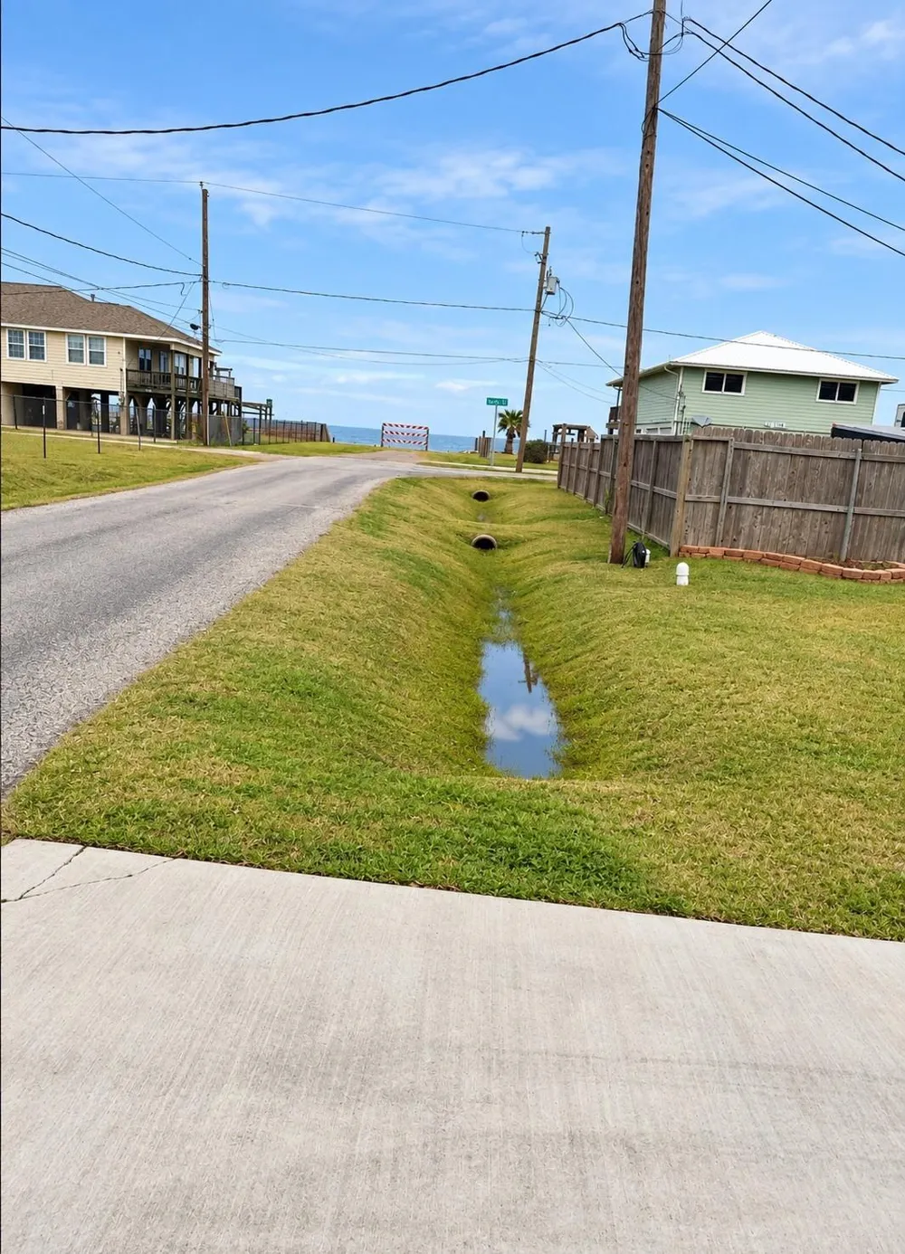 117 14th St San Leon, TX 77568