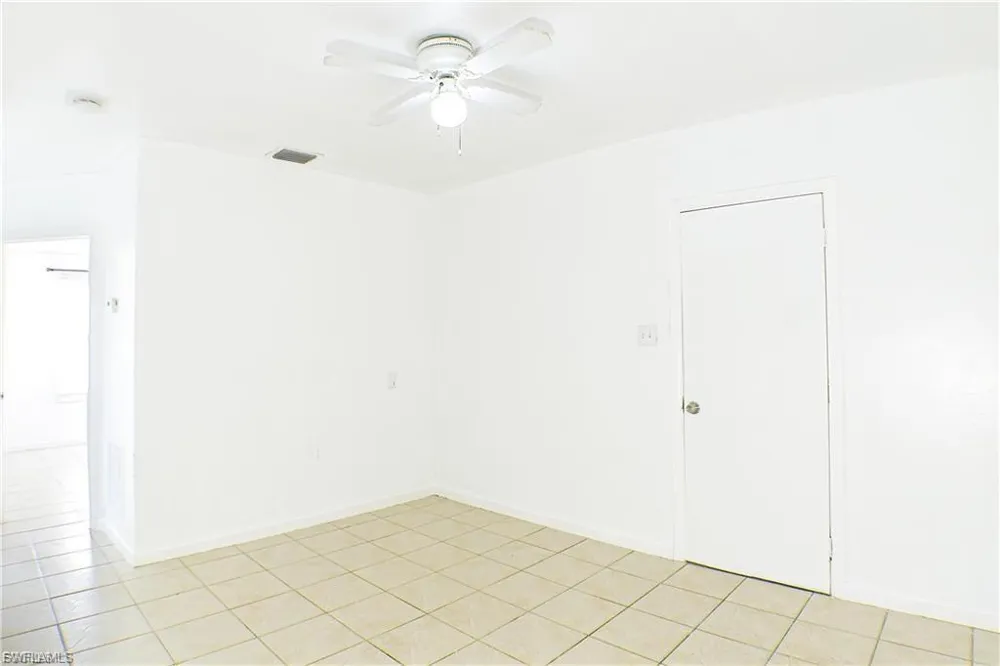 3042 Douglas Avenue Fort Myers, FL 33916