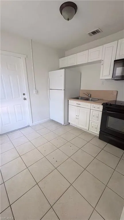 3042 Douglas Avenue Fort Myers, FL 33916