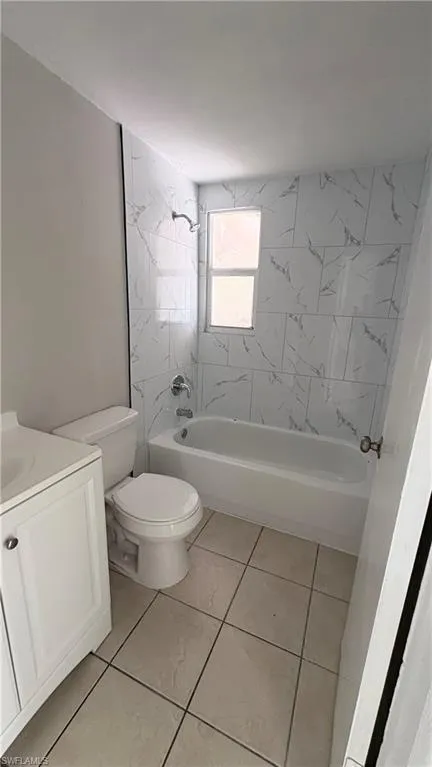 3042 Douglas Avenue Fort Myers, FL 33916