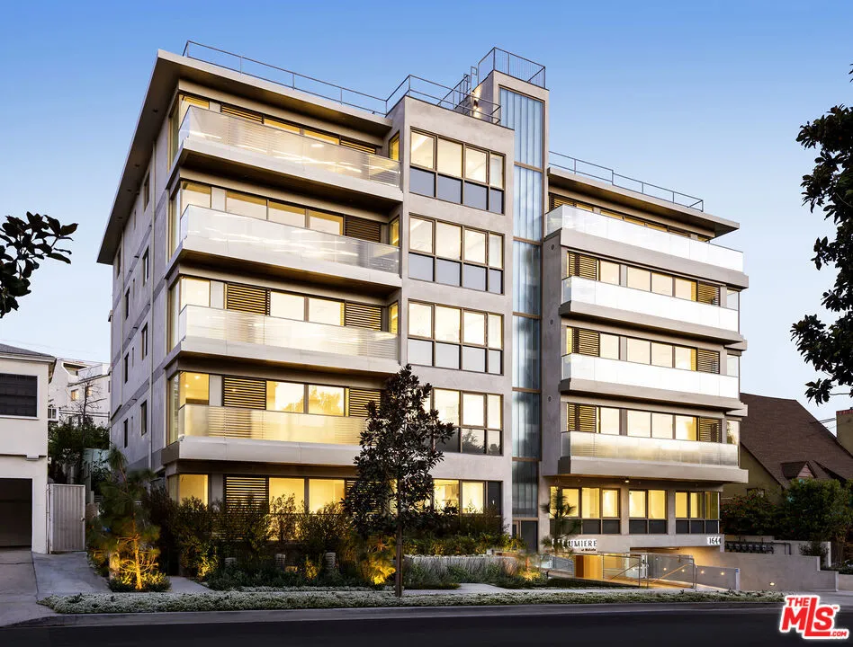 1644 Malcolm Avenue #230 Los Angeles, CA 90024