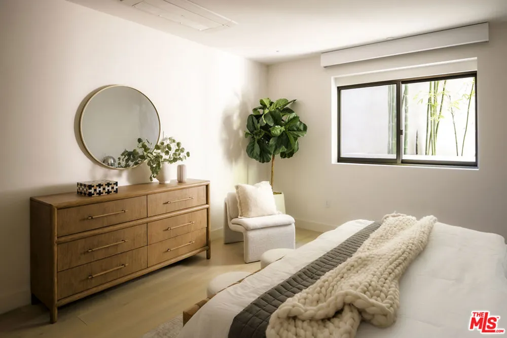 1644 Malcolm Avenue #230 Los Angeles, CA 90024