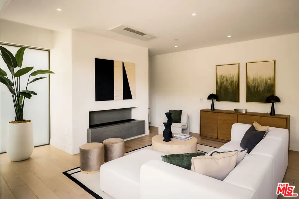 1644 Malcolm Avenue #230 Los Angeles, CA 90024