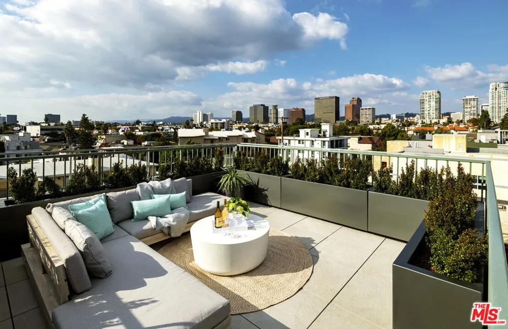 1644 Malcolm Avenue #230 Los Angeles, CA 90024