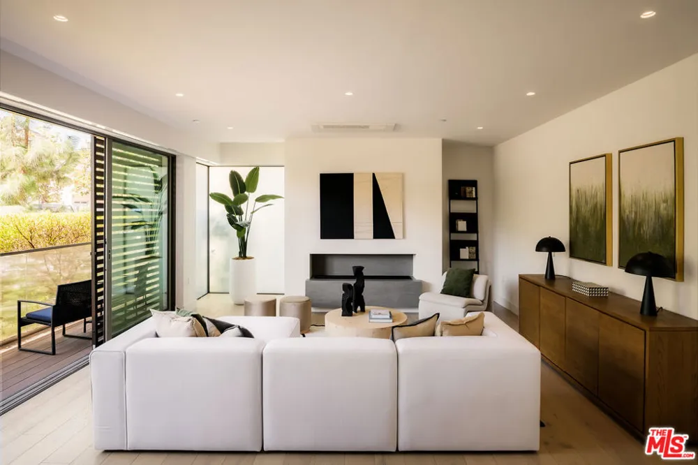 1644 Malcolm Avenue #230 Los Angeles, CA 90024