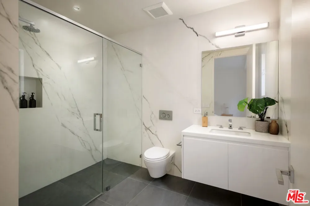 1644 Malcolm Avenue #230 Los Angeles, CA 90024