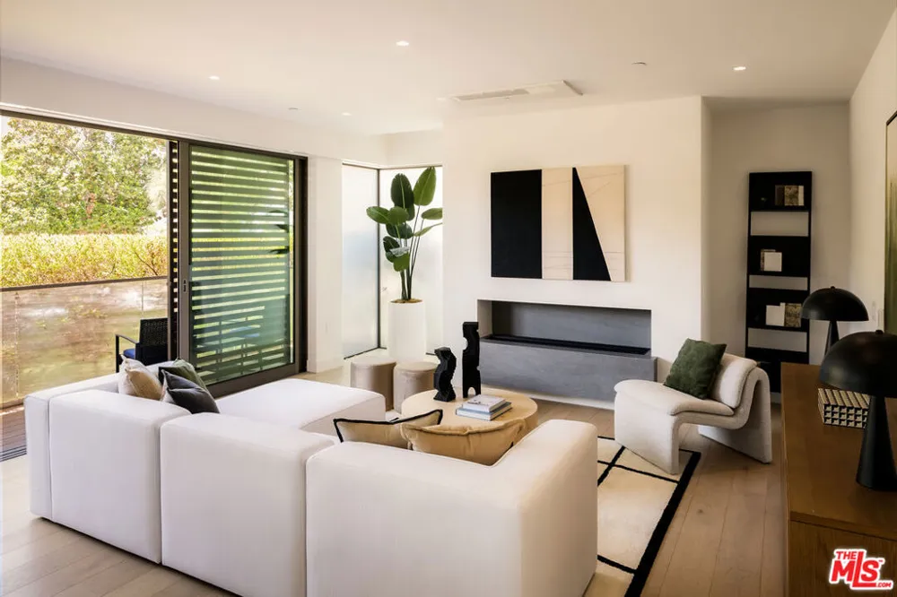 1644 Malcolm Avenue #230 Los Angeles, CA 90024