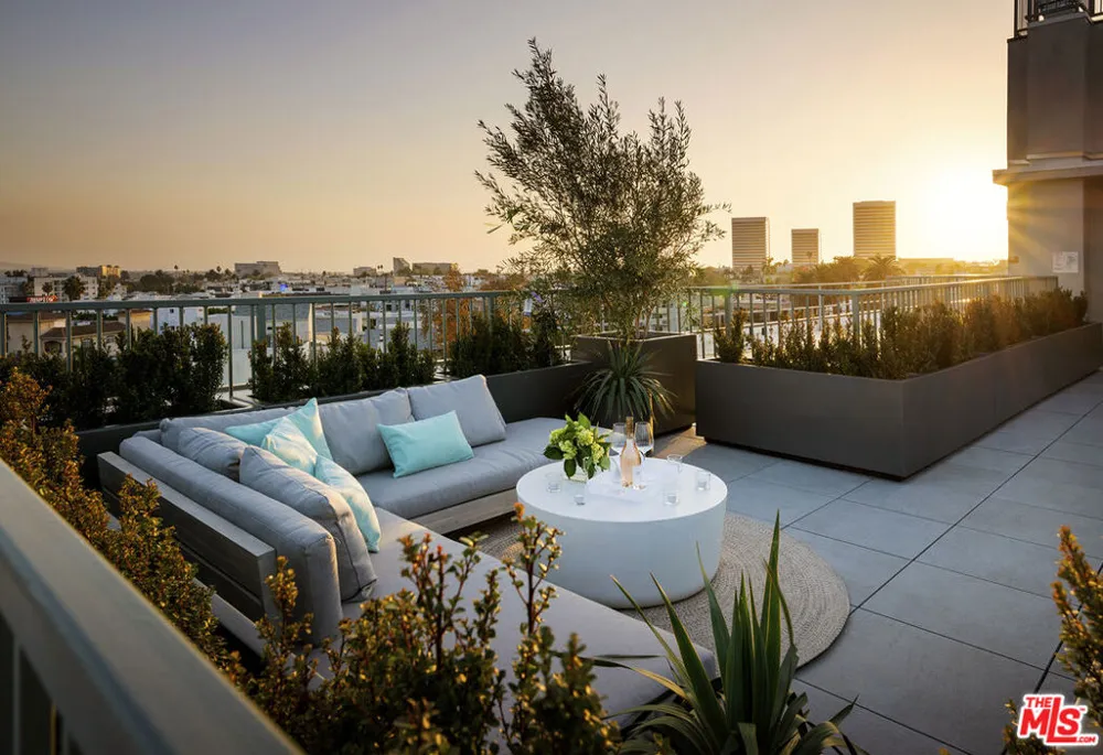 1644 Malcolm Avenue #230 Los Angeles, CA 90024