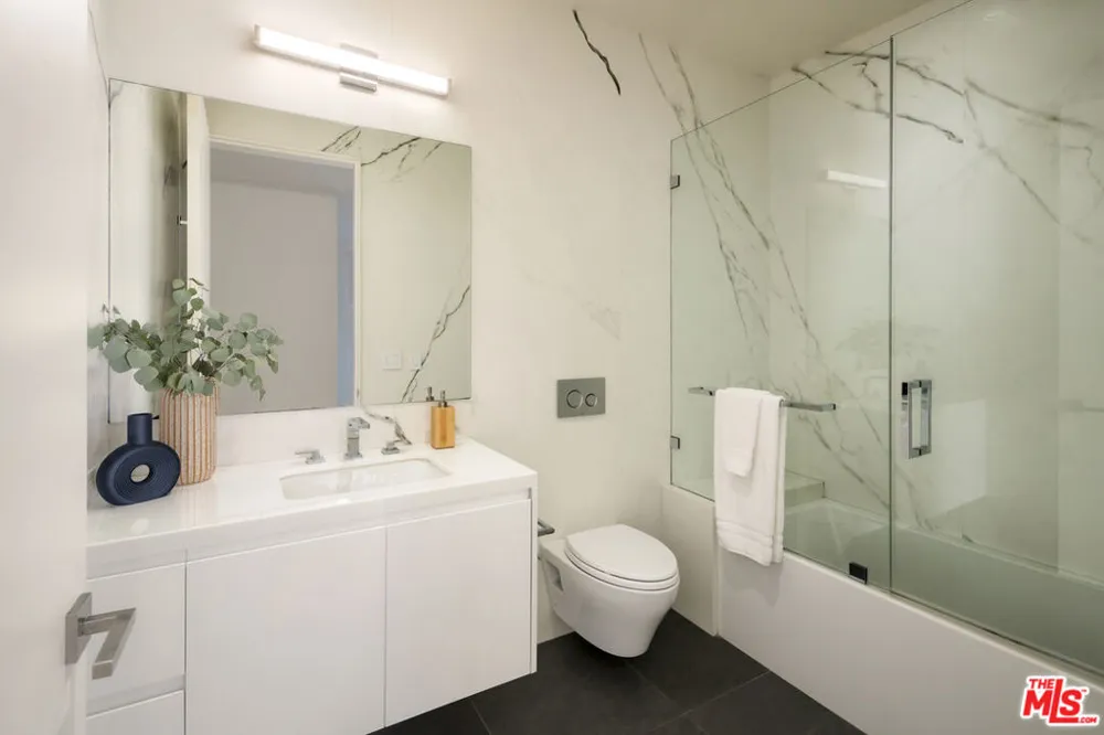 1644 Malcolm Avenue #230 Los Angeles, CA 90024
