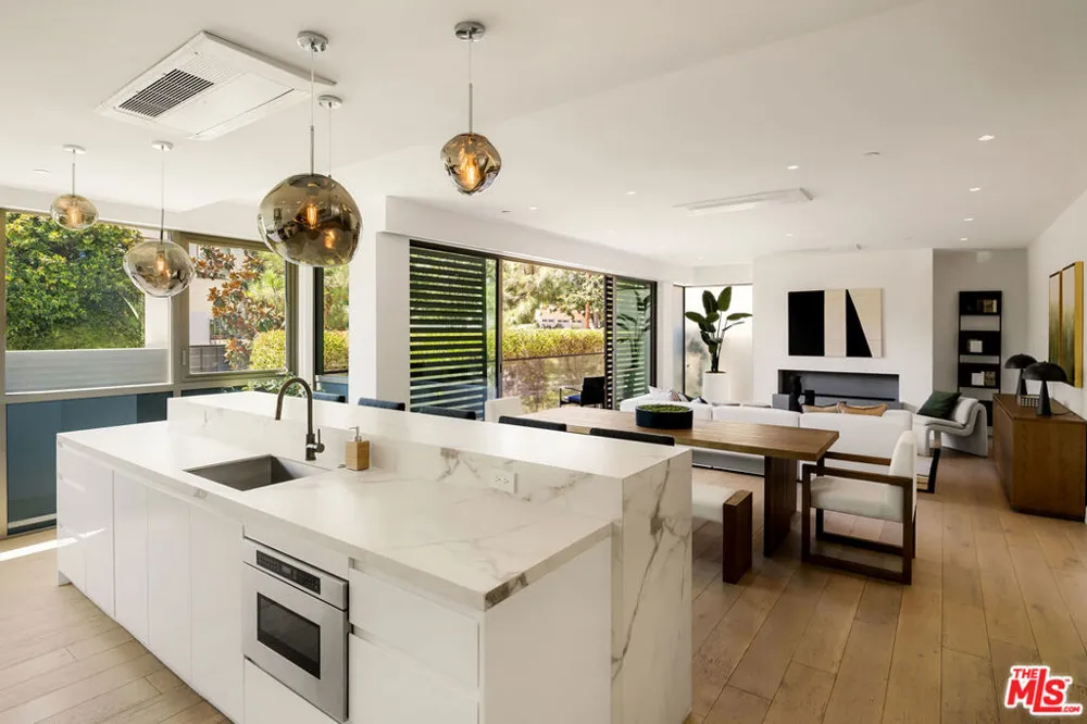 1644 Malcolm Avenue #230 Los Angeles, CA 90024