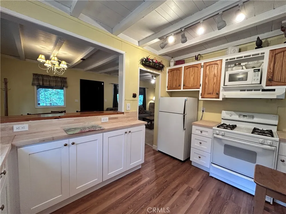 31655 Valley View Running Springs, CA 92382