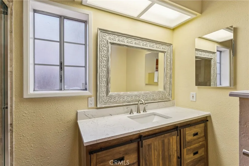 31655 Valley View Running Springs, CA 92382