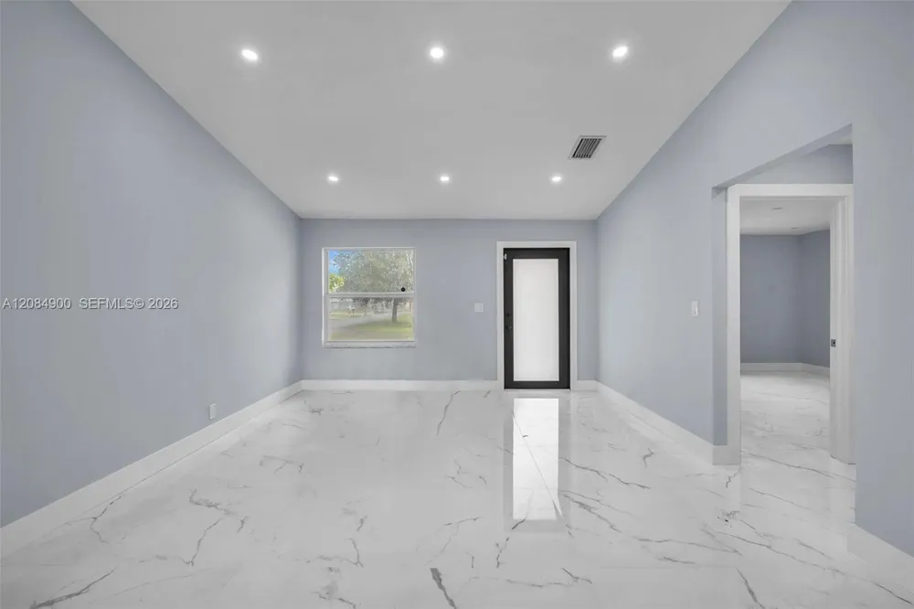 370 NW 14th St Pompano Beach, FL 33060