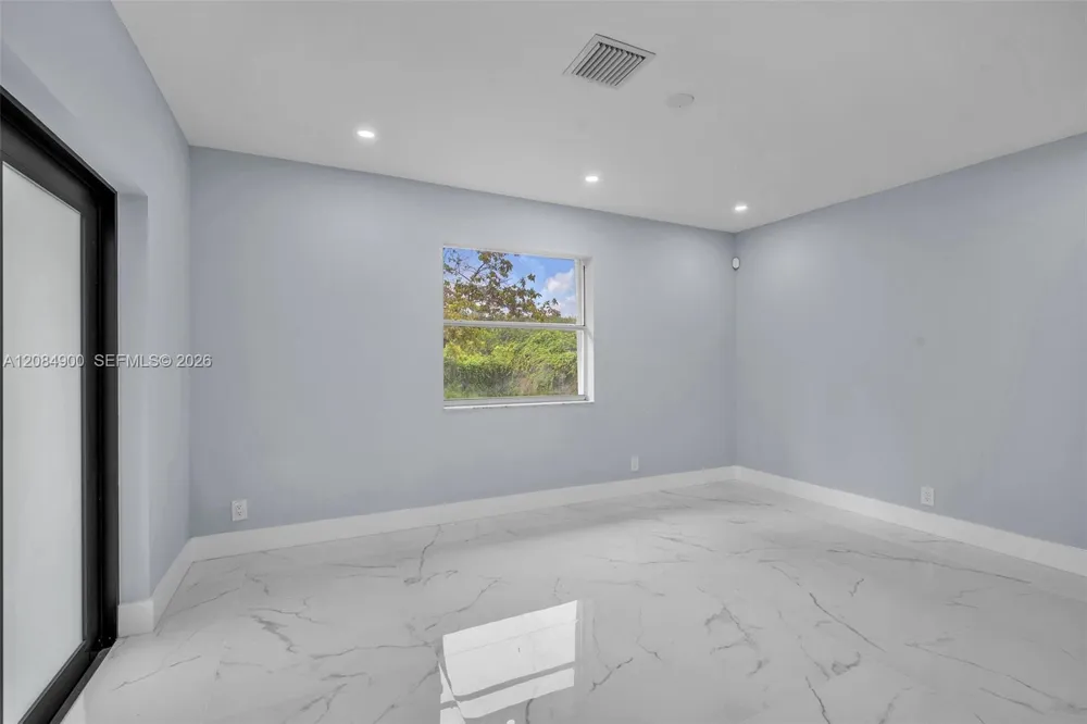 370 NW 14th St Pompano Beach, FL 33060