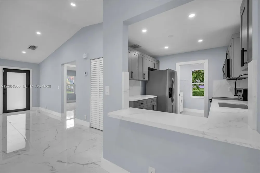 370 NW 14th St Pompano Beach, FL 33060