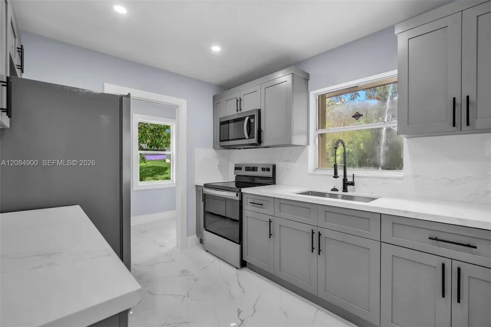 370 NW 14th St Pompano Beach, FL 33060