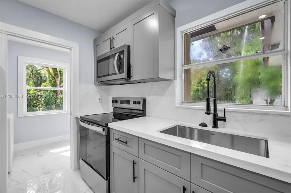 370 NW 14th St Pompano Beach, FL 33060
