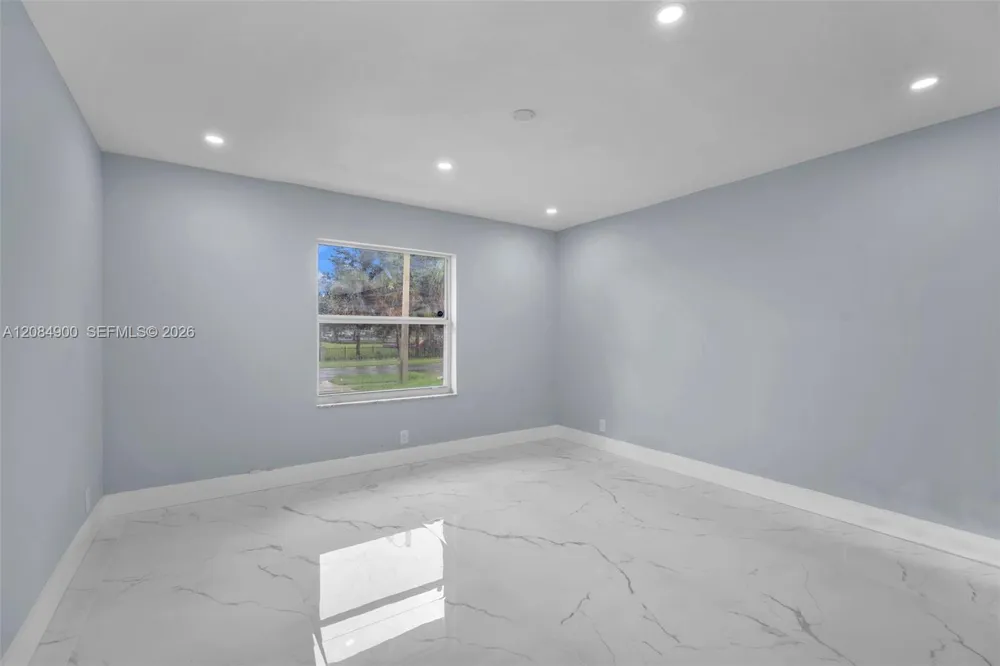 370 NW 14th St Pompano Beach, FL 33060