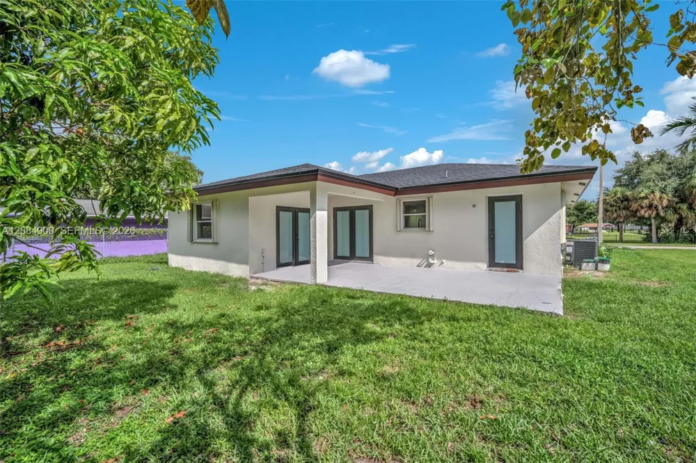 370 NW 14th St Pompano Beach, FL 33060