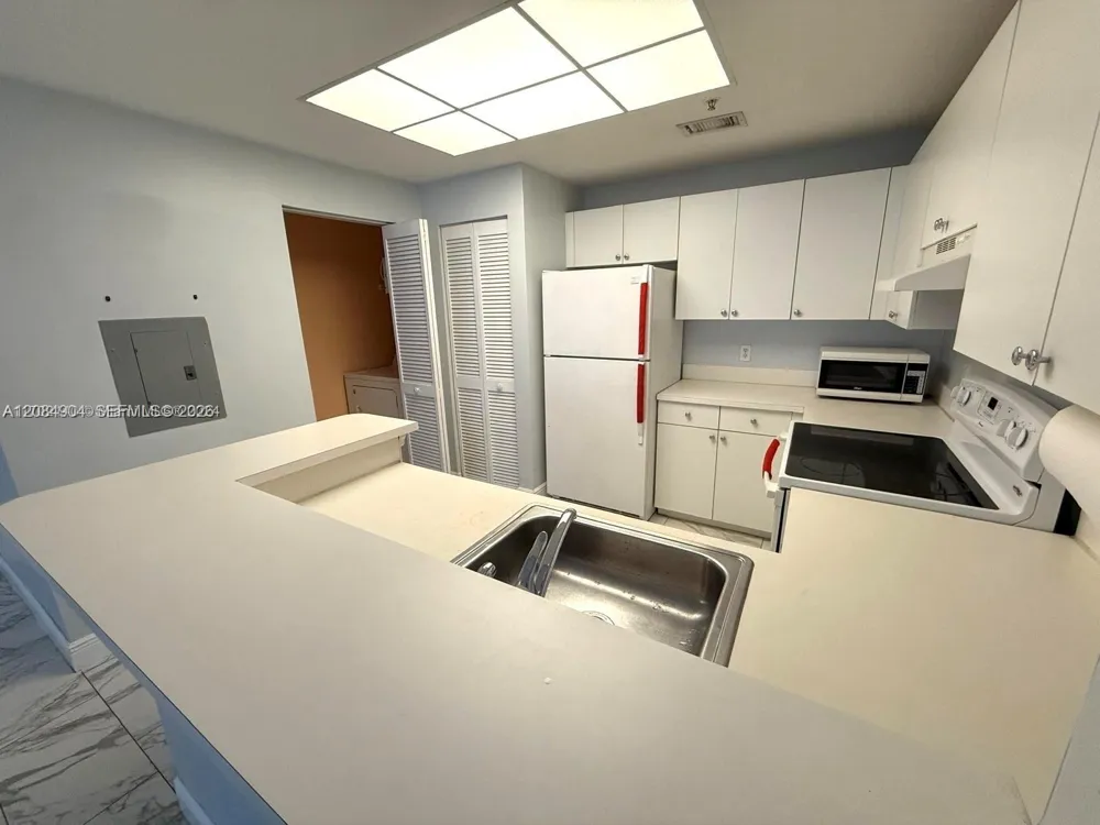 2015 SE 10th Ave #127 Fort Lauderdale, FL 33316