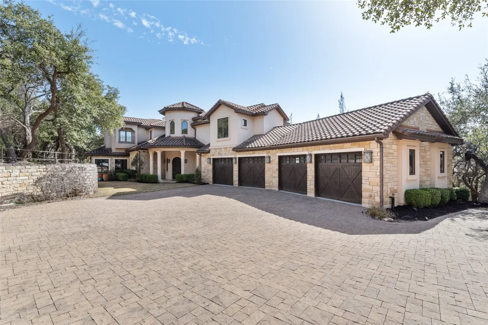 303 Camino Arbolago Street Lakeway, TX 78734