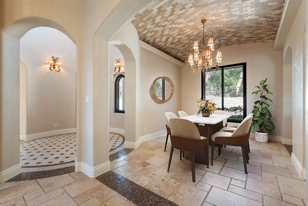 303 Camino Arbolago Street Lakeway, TX 78734